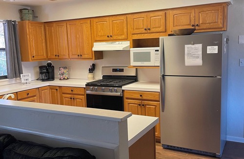 Ponca City Maison | Spacious Home close to the Marland Mansion and Pioneer Woman statue.