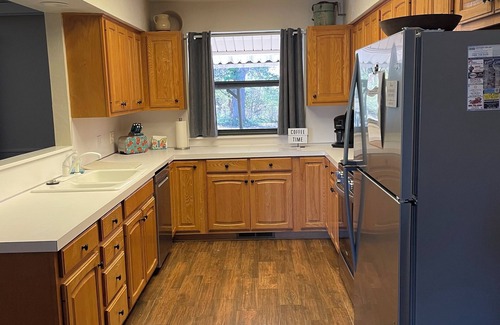 Ponca City Maison | Spacious Home close to the Marland Mansion and Pioneer Woman statue.