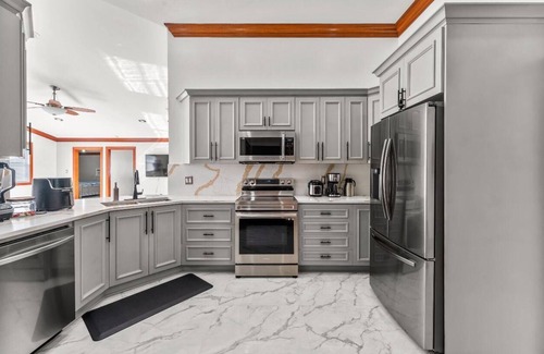 Sandalfoot Cove Maison | Spacious home for the whole family in Boca Raton. 10 min from the beach!