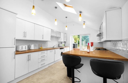 Birmingham Maison | Spacious Home in Harborne