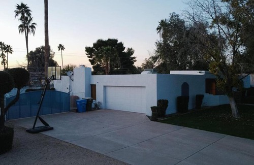 Moon Valley Maison | Spacious Home in Moon Valley- Heated Pool & Spa
