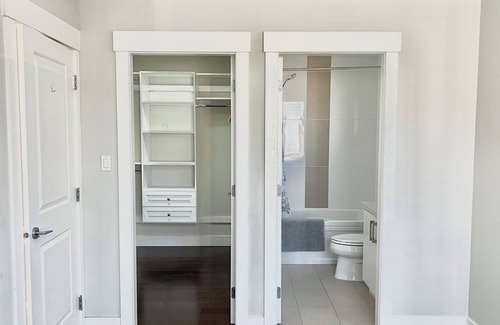 Richmond City Centre Maison | Spacious Home in Richmond with Parking - near Richmond center