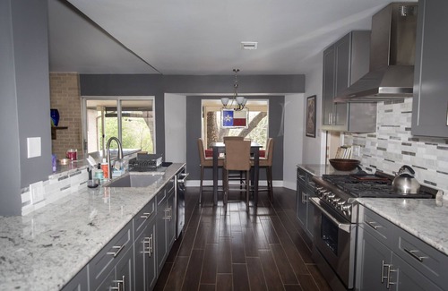 South Lamar Maison | Maison spacieuse au coeur d'Austin grande cour arrière et piscine privée