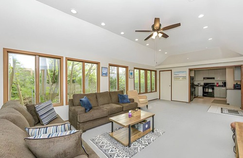 Lake Grove Maison | Spacious Home Located Close to Stony Brook!