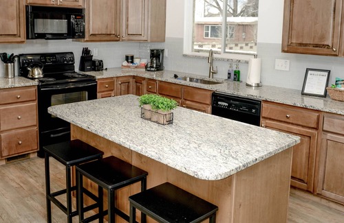 Sandy Maison | Spacious Ski Retreat near slopes, Expo Center, and RSL stadium