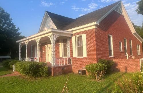 Grenada Maison | Spacious home near downtown Grenada
