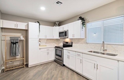 Scottsdale Estates Ten Maison | Spacious home near Old Town Scottsdale with a game room and hot tub!