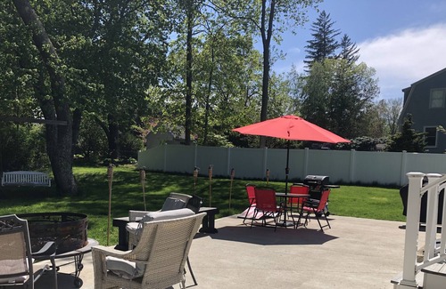 Newburyport Maison | Spacious Home near with large backyard in Newburyport