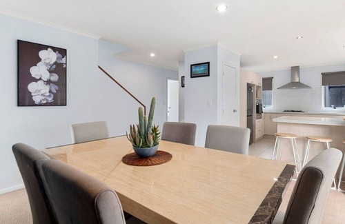Tauranga Maison | Spacious home on landing drive