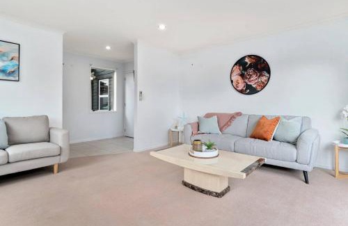 Tauranga Maison | Spacious home on landing drive