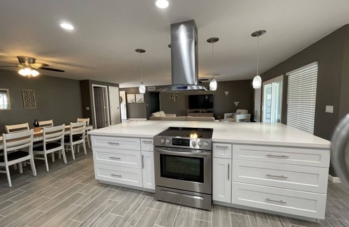 Foxfire Maison | Spacious Home, Private Pool, minutes to Spring Training, and Cardinal Stadium