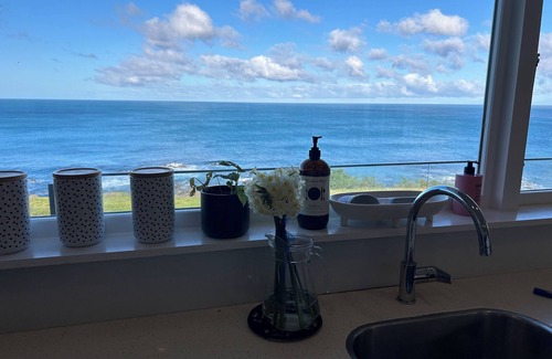 Wellington Maison | Spacious home with coastal views