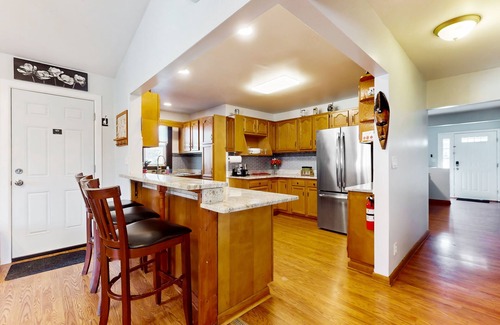 Jefferson Heights Maison | Spacious home with enormous yard & firepit - near trails, village center