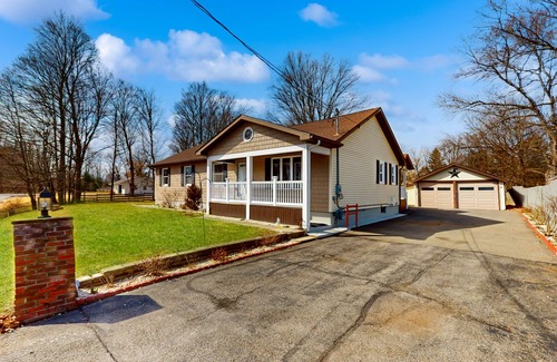 Jefferson Heights Maison | Spacious home with enormous yard & firepit - near trails, village center