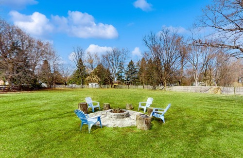 Jefferson Heights Maison | Spacious home with enormous yard & firepit - near trails, village center