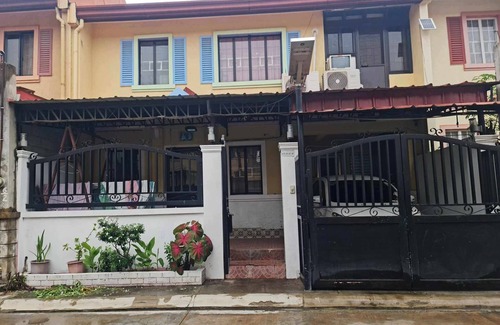 Imus Maison | Spacious home with fast internet connection! Near commercial establishments