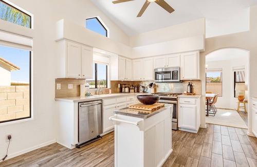 Oro Valley Maison | Spacious home with mountain views, grill, central air-conditioning, & free WiFi