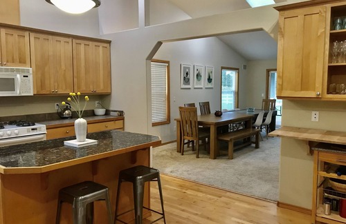 Bellingham Maison | Spacious Home with Pond and Seasonal Mtn View 12 min to Bellingham