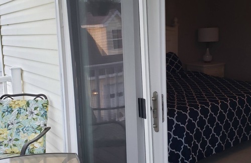 Pennsville Maison | Spacious Home with private pool, Balcony, Fire Pit, in waterfront Community