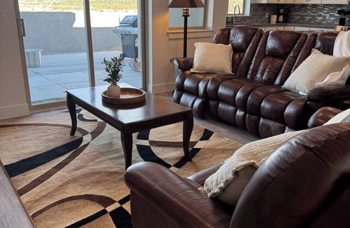 Winnemucca Maison | Spacious Home with Sunset Views | 4/3