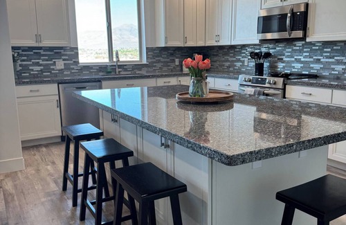 Winnemucca Maison | Spacious Home with Sunset Views | 4/3