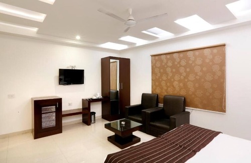Mahipalpur Hôtel | Spacious hotel in enjoyable Near New Delhi Airport with AC, WiFi