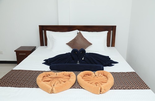 Matara Hôtel | Spacious hotel in welcoming Matara with WiFi, AC