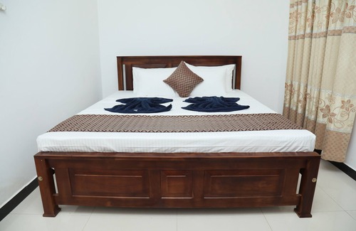 Matara Hôtel | Spacious hotel in welcoming Matara with WiFi, AC
