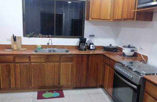 Parrita Maison | Spacious House 10 min From the beach .