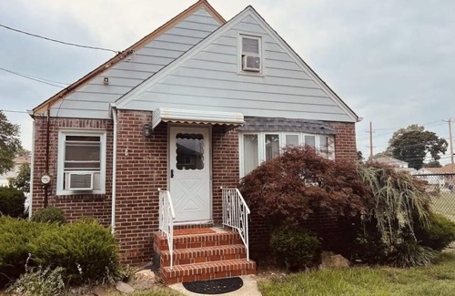 Valley Stream Maison | Spacious house 10 minutes from JFK Airport for a large family