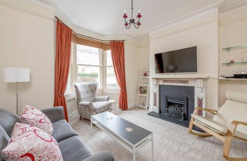 Bath Appartement | Spacious House - 2 Double Rooms - Street Parking - Garden