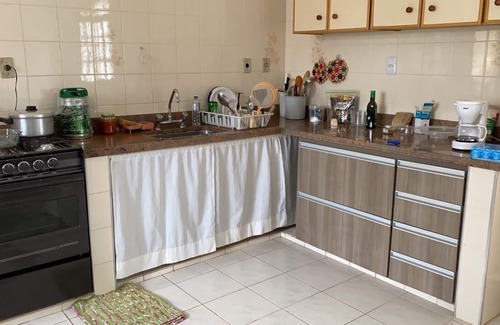 Bairro Canedos Maison | Maison spacieuse pour des moments en famille avec barbecue, piscine.