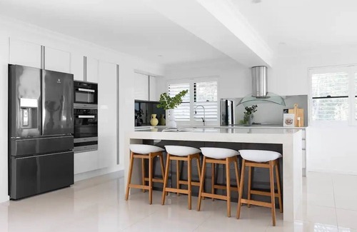 Burbank Maison | Spacious House for Family & Friends