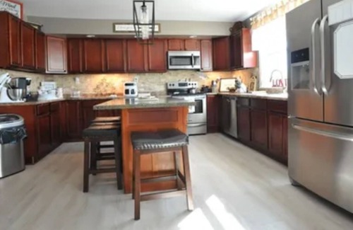 Avoca Maison | Spacious house in charming Avoca NY with WiFi, AC and eight person, hot tub.