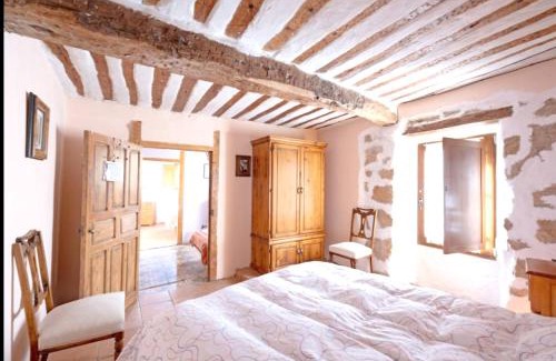 Llano de Bureba Maison | Spacious House in Llano de Bureba with Fireplace & Mountain View