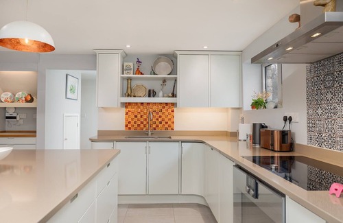 Cheddar Maison | Spacious House in the Heart of Cheddar