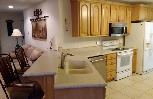 Seneca Maison | Spacious House on the hill , Lake access , quiet, Central to Clemson and Seneca