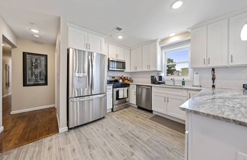 Newark Maison | The Bennett I Two Worlds
