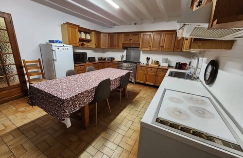 Salles-en-Toulon Maison | Maison spacieuse avec grand jardin à Valdivienne