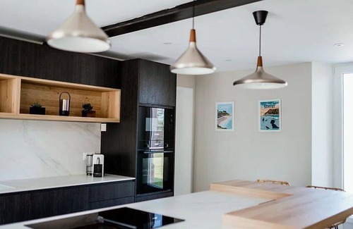 Grosville Cottage | Maison spacieuse avec piscine intérieure et jardin, proche de la mer