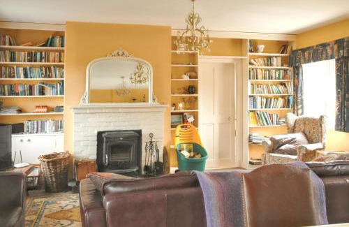 Kells Maison | Spacious house with sea and mountain views, Co. Kerry
