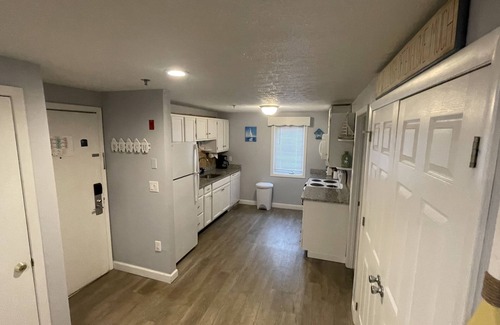 Wells Copropriété | Spacious/Immaculate 1st flr 1,260 SqFt Unit