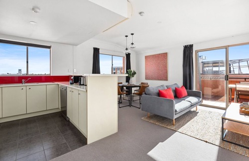 Camperdown Appartement | Spacious Inner-West 2-Bed with Alfresco Dining