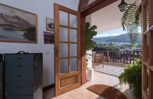 La Mancha Appartement | Vue mer et Teide, terrasses, wifi, concierge dans villa [apt D]