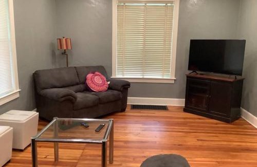 Johnson City Appartement | Spacious Inviting Home by BU UHS & Guthrie