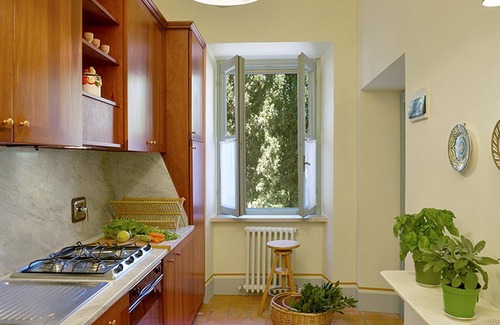 Pescia Romana Appartement | Spacieux appartement italien w / grande piscine et près de la plage