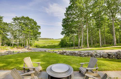 Kennebunkport Maison | Spacious Kennebunkport Home with View, 2 Mi to Beach