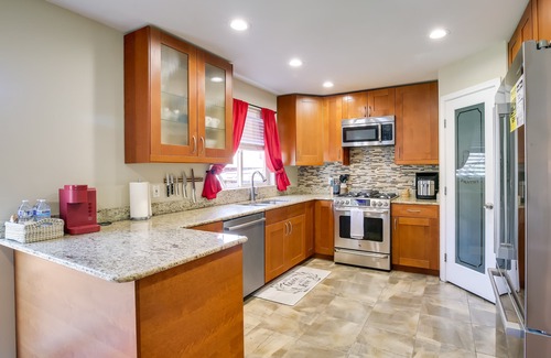 Kent Maison | Spacious Kent Vacation Rental w/ Deck Near Lakes!