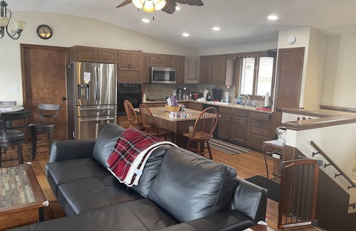 Cicero Maison | Spacious Lake Front Home with Private Dock On Lake Morse- AMAZING VIEWS!