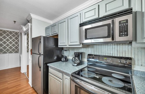Gilford Maison | Spacious Lake View Laconia Apt Near Weirs Beach